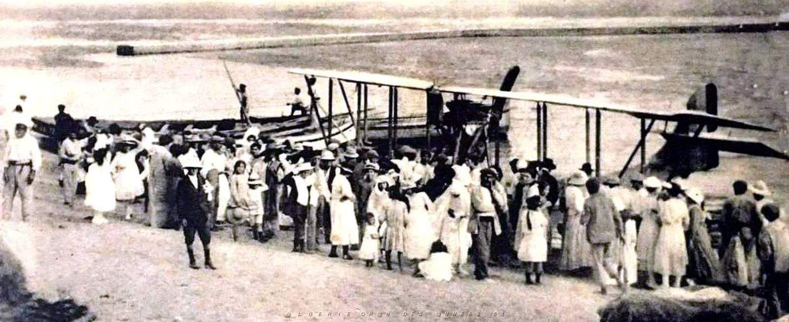 1756- Bou-Haroun-sur-mer - Pres de Castiglione - Hydravion2 dans le Port en 1928.jpg